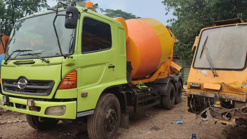 Di Jual Truck Mixer Hino TI Fm260