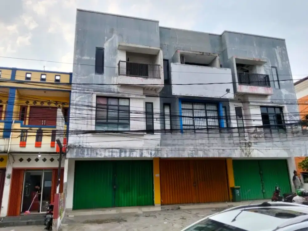 Disewakan Ruko Strategis 3Â½ Lantai Di Taman Galaxi Galaxy Bekasi Selatan (855)