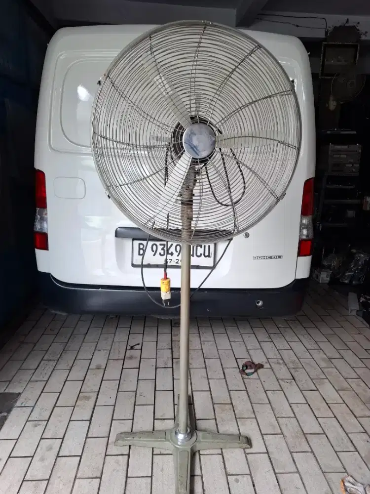 Kipas angin berdiri CKE 26 inchi