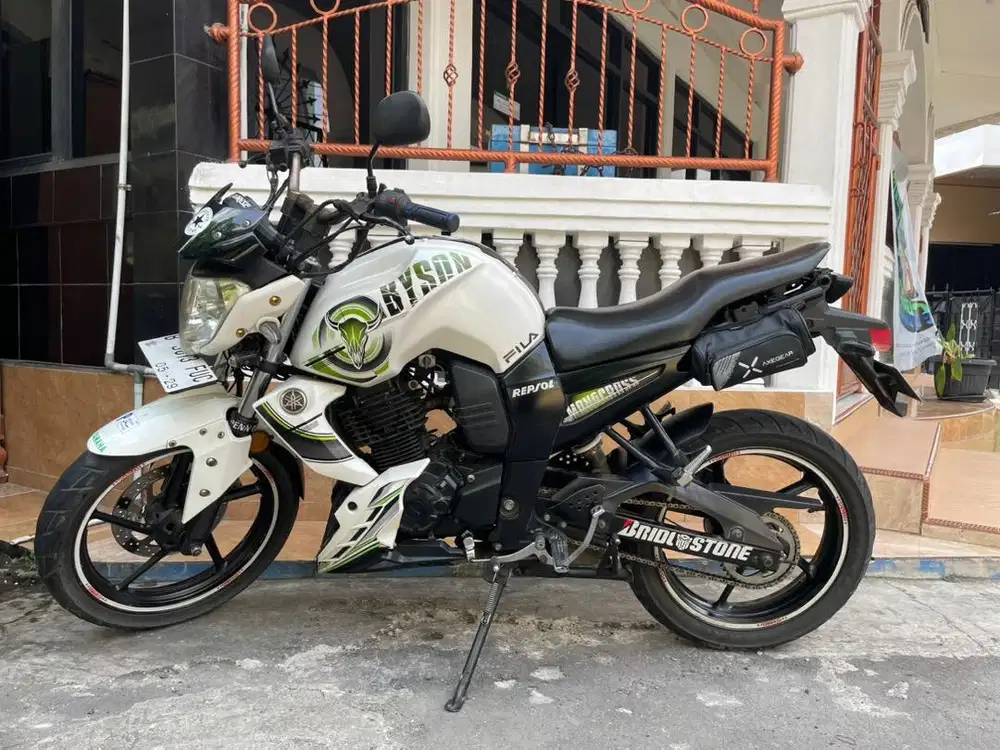 Motor Yamaha Byson Tahun 2014 Putih + Pajak Hidup Mulus Terawat