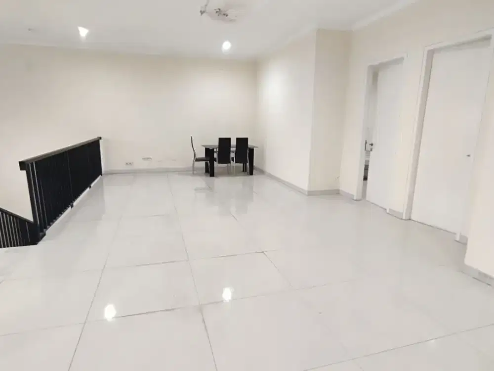 Dijual Rumah Rapih Siap Huni 2 Lantai Dalam Cluster Lokasi Strategis Dekat Stasiun Sudimara di Bintaro Tangsel Gb-18438