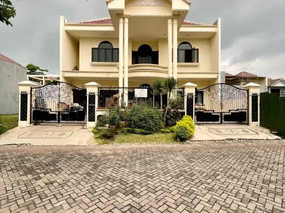 pakuwon city jual murah rumah mewah cluster villa royal strategis lokasi di sebelah PCM