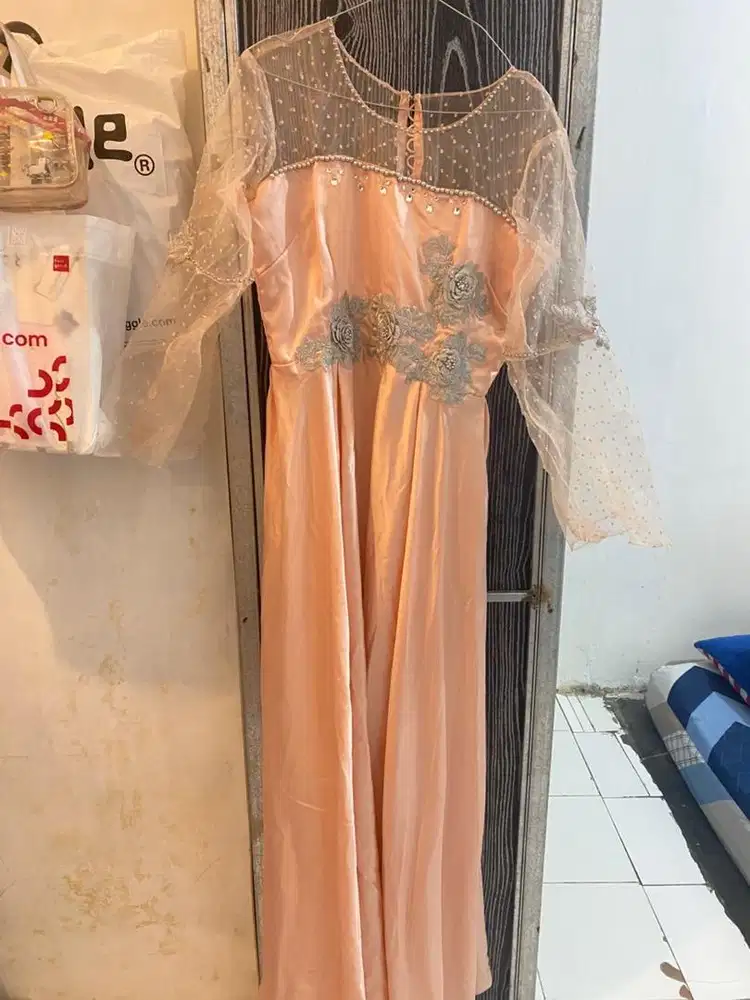 Kebaya satin orange peach