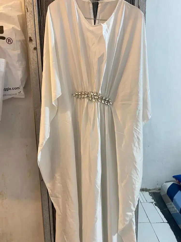 Kaftan silk putih