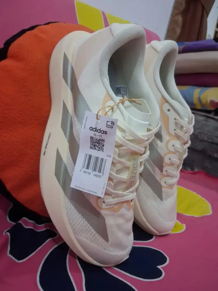 Sale...Adizero Evo SL Beige Silver
Size  44 Insole 28cm