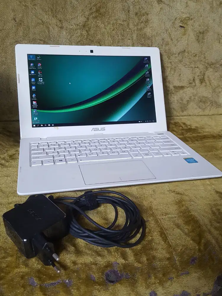 Asus X200CA Intel Celeron 11,6 inch ram 4gb hdd 500gb 100% second