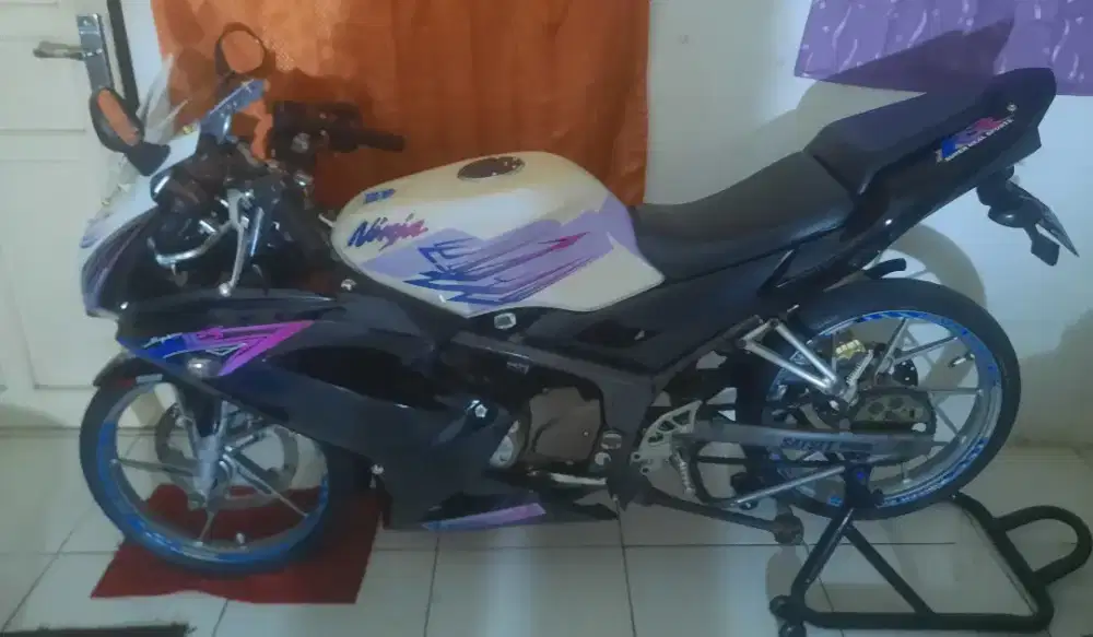 Kawasaki Ninja RR (KR150P)
