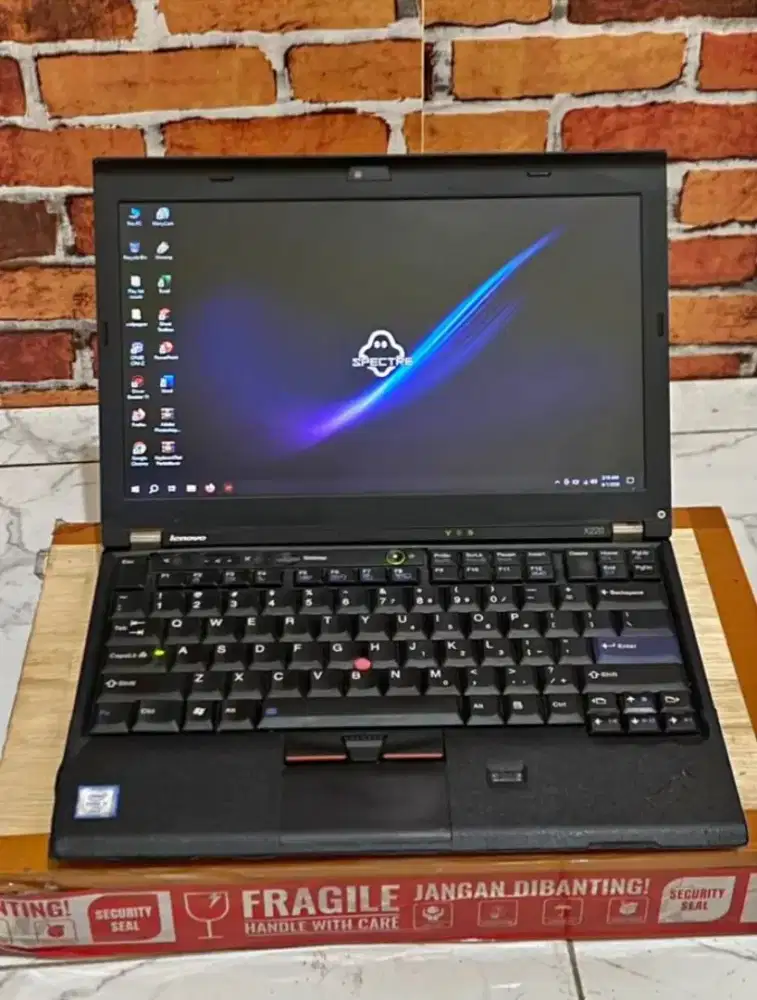 Lenovo Thinkpad X230 Intel Core i7 Mungil Mesin Gahar Siap Pake