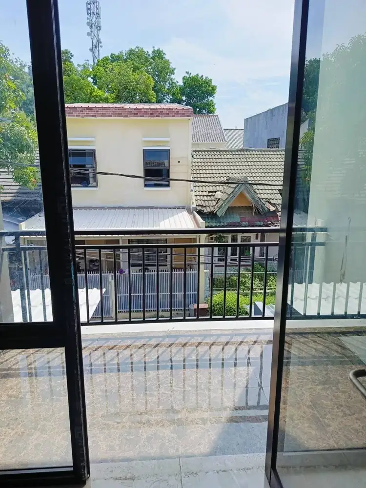 Jual Rumah Murah 2 lantai baru BSd Tangerang selatan
