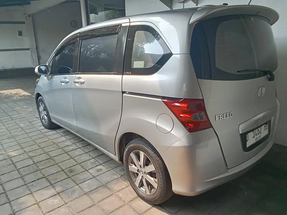 Honda Freed 2010 Bensin