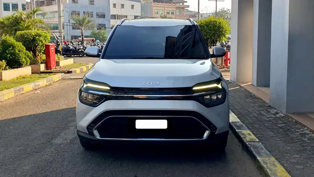 Km  34 ribu kia carens premiere 7 seater sunroof 2023 abu silver