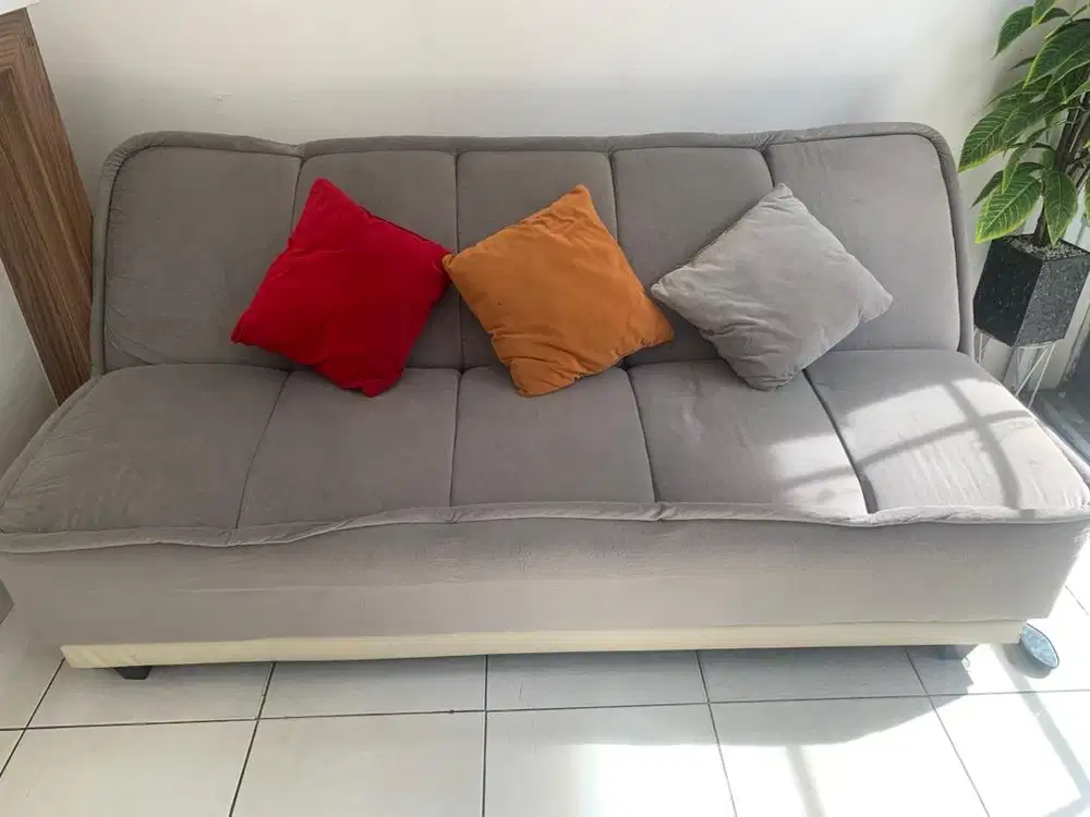 Sofa empuk bagus bisa buat kasur jg
