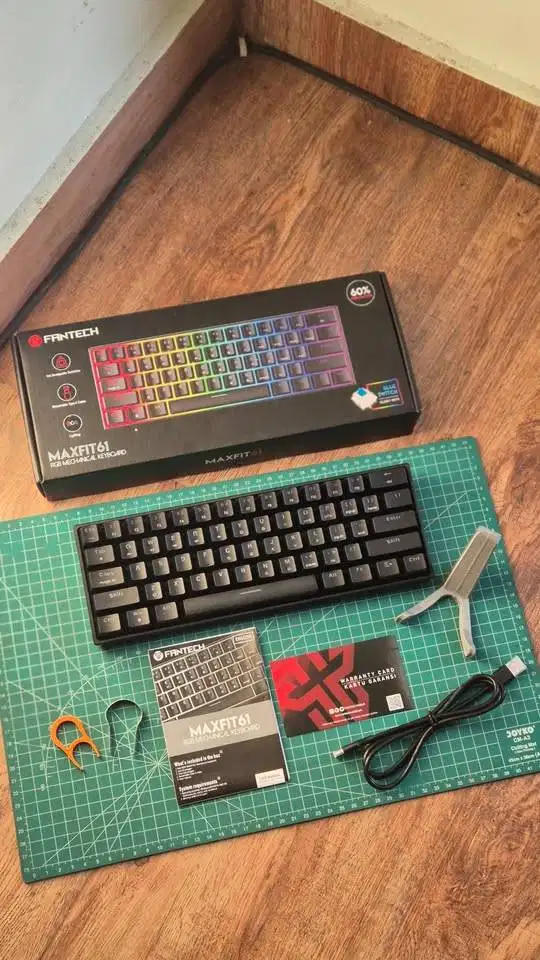 Mechanical Keyboard Fantech Maxfit 61 Black Hotswap 5 Pin