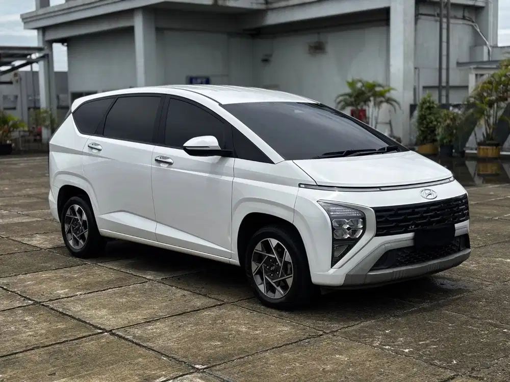 Good condition !!! Hyundai stargazer prime 1.5 captain seat 2022 matic