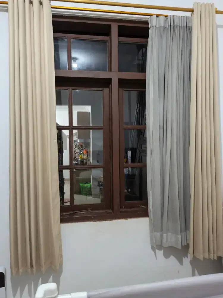 Jendela bekas 2 set siap pakai
