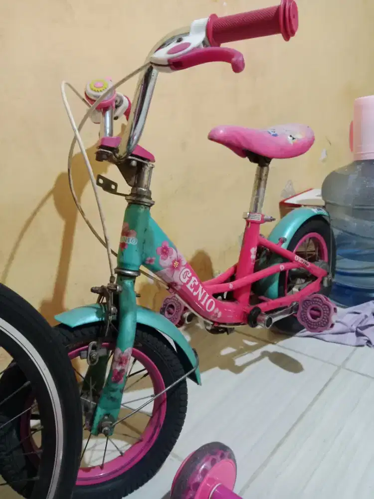 sepeda anak merk genio 12 inc masih layak pakai
