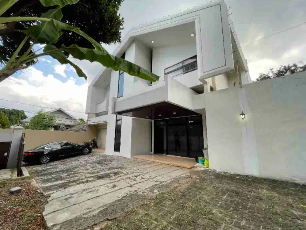 Rumah Kemang 2 Lantai Siap Huni Ada Kolam Renang