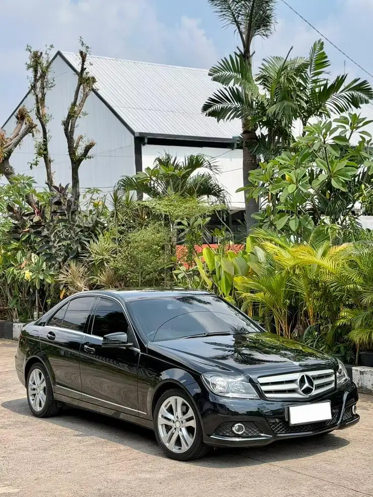 {Harga Cash} Mercedes Benz W204 C200 Avantgarde 2013