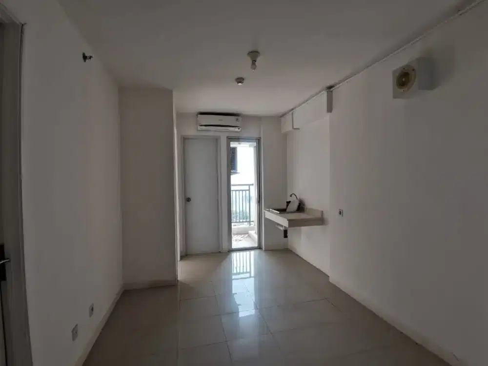 Dijual Murah 2BR UF lantai sedang apartemen Bassura city