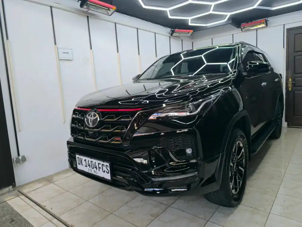 Fortuner VRZ 2.4 TRD Sportivo Facelift LOW KM