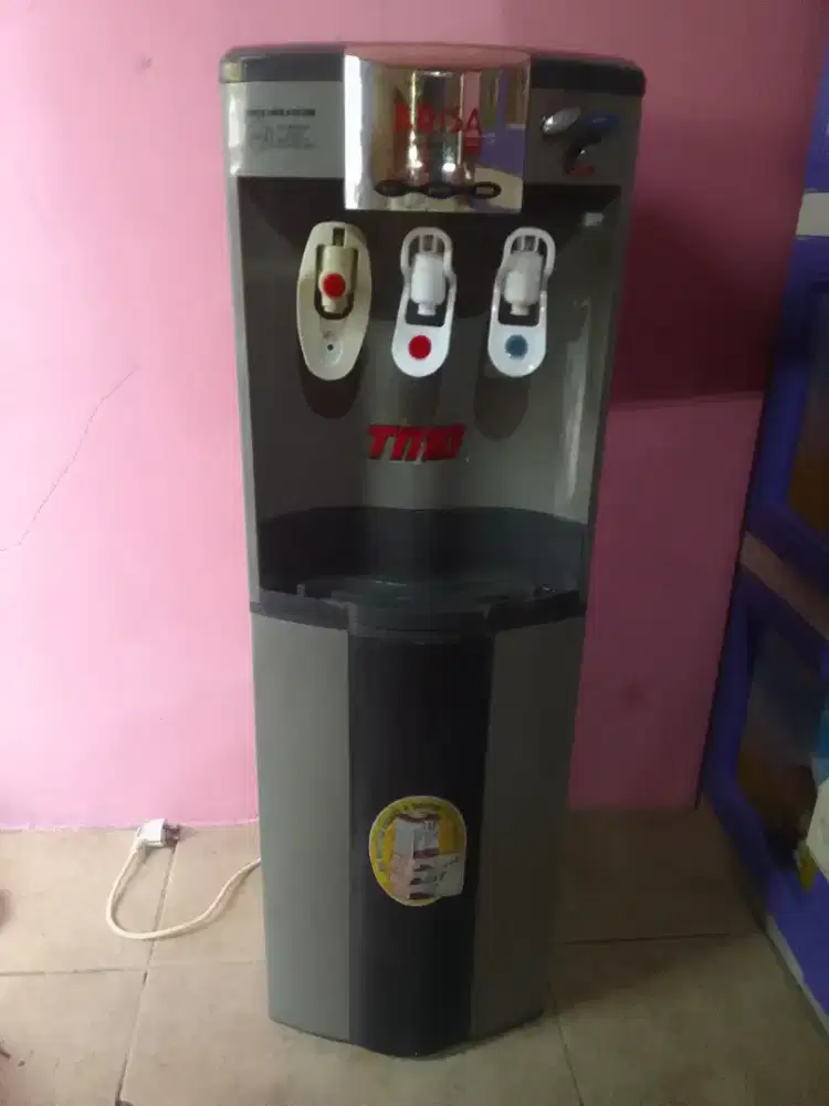Dispenser arisa hot n cool