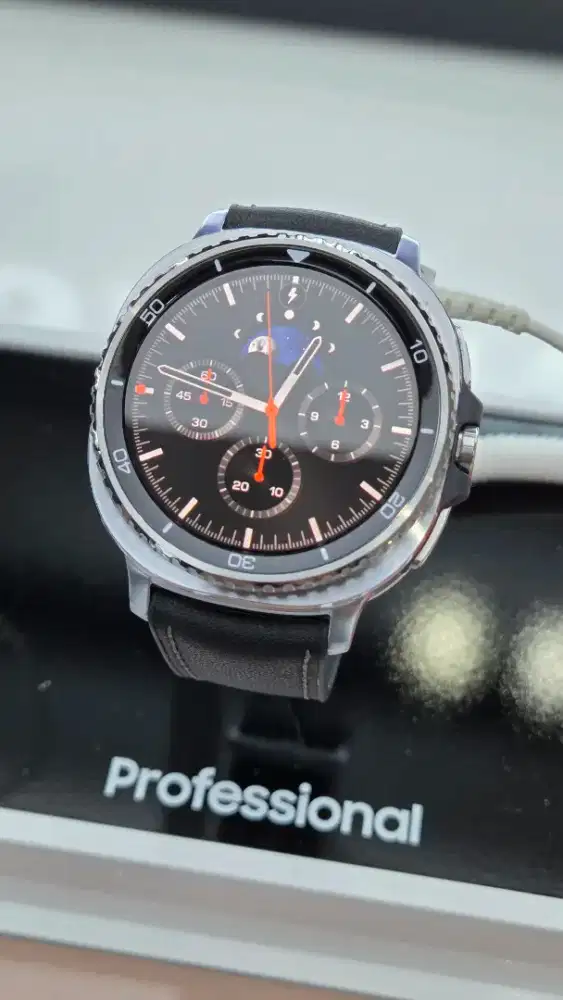 SAMSUNG GALAXY WATCH8 CLASSIC