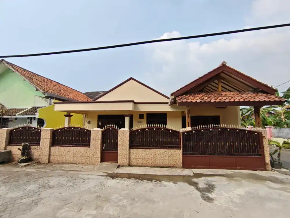 Disewakan Dikontrakan Rumah Sangat LUAS, Baru RENOVASI, Tangerang