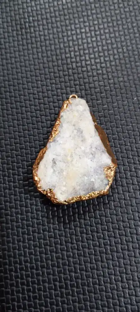 Liontin Batu Kristal Druzy  Quartz Asli