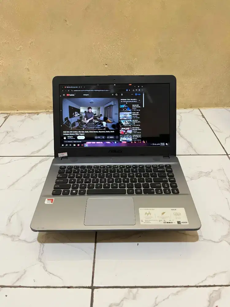 Asus X441BA Series Amd A9-9420 Radeon R5 3.00Ghz Siap Pake Aja