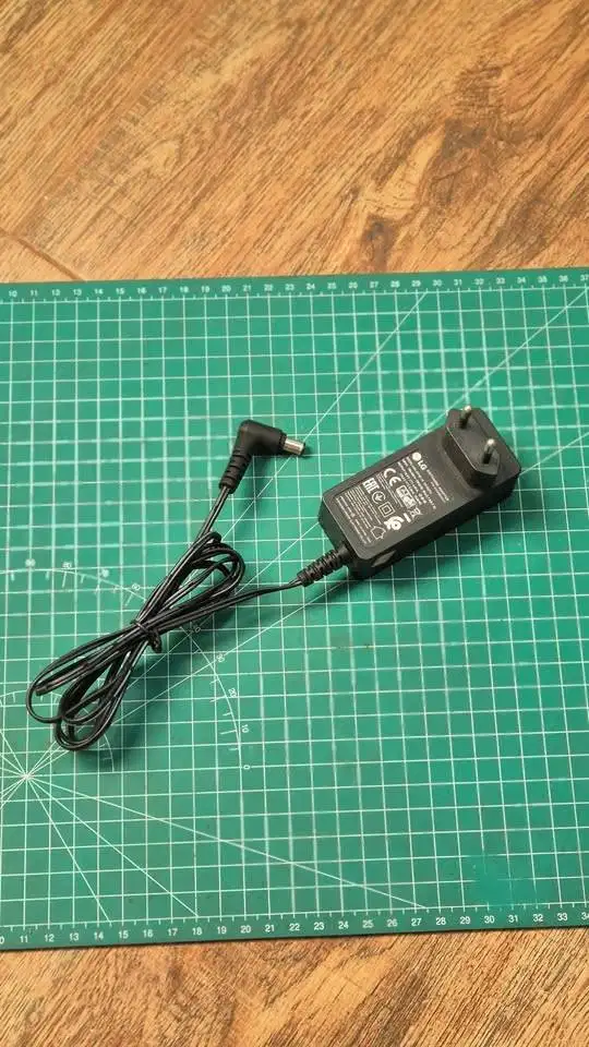Adaptor Power Monitor Lg 19V 0,84A Original