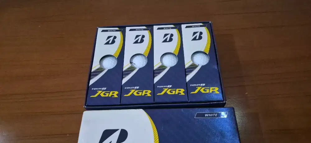 Bola Golf Bridgestone Tour B JGR white The Monster Distance ball