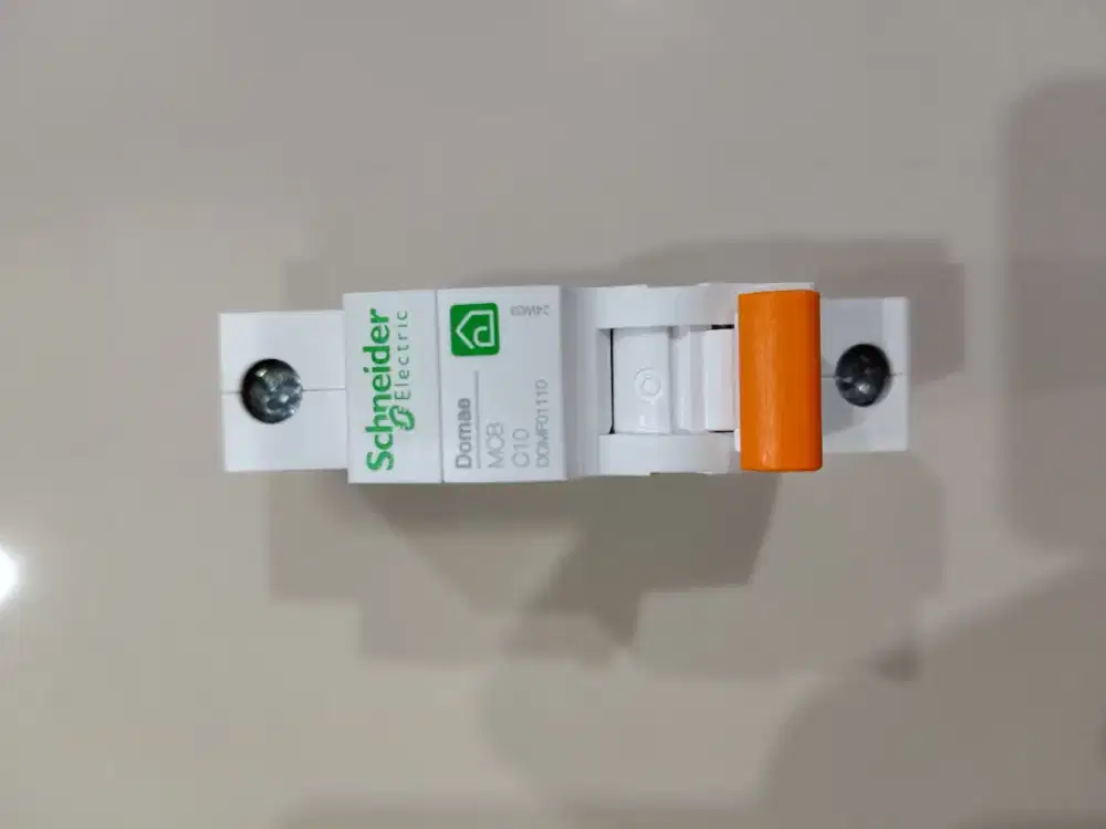 Jual MCB Schneider Electric NEW DOMAE C10