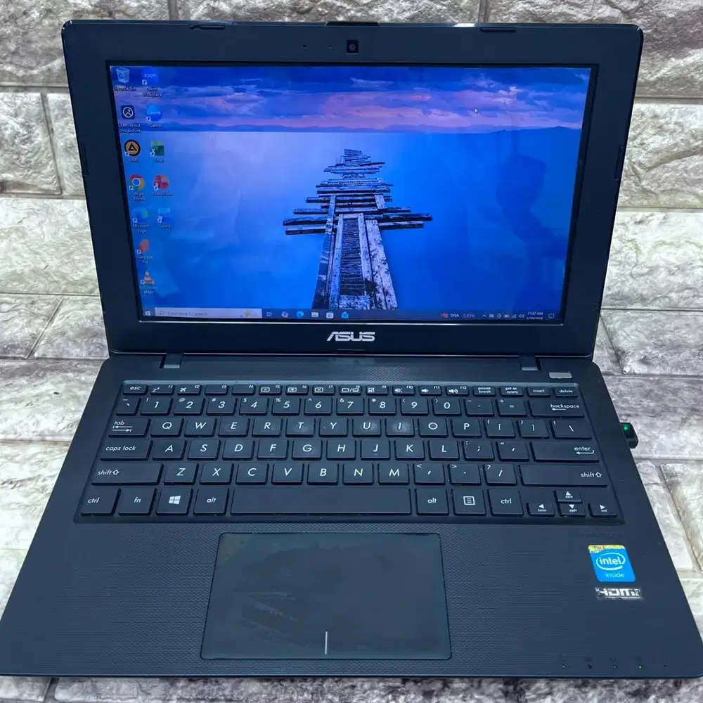 LAPTOP ASUS X200MA INTEL CELERON CPU N2840 RAM 2GB SSD 125 GB