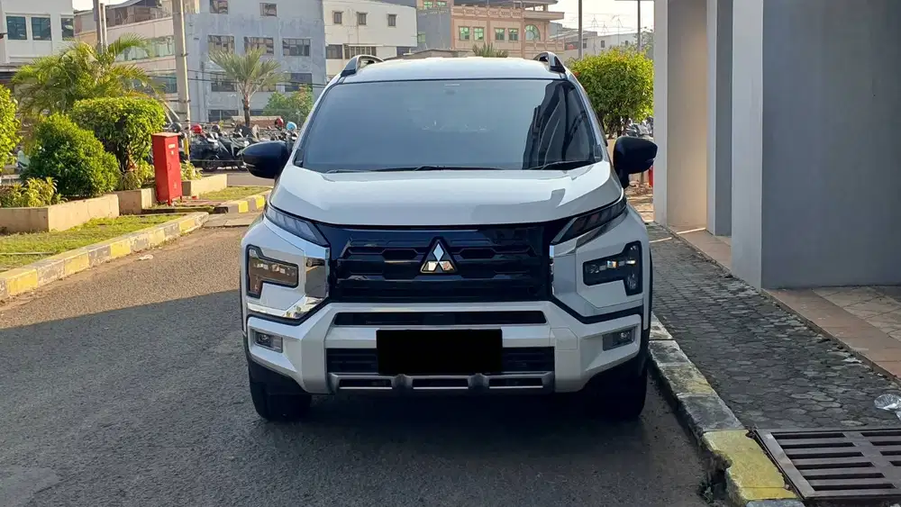Mitsubishi Xpander Cross Premium Plus 1.5 CVT 2024 NIK 2023 Like New