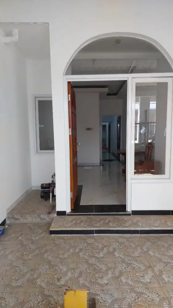 Disewakan rumah baru furnish