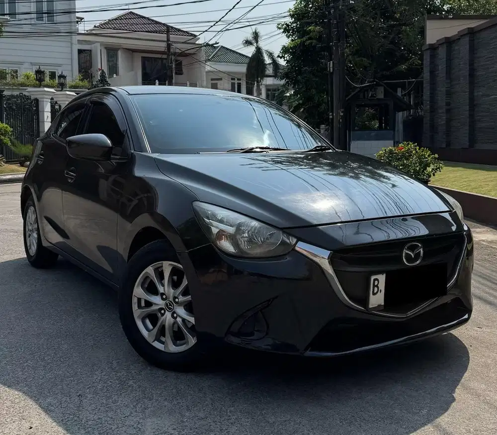 MAZDA 2 SKYACTIVE V 2014 AT HARGA CASH NETT