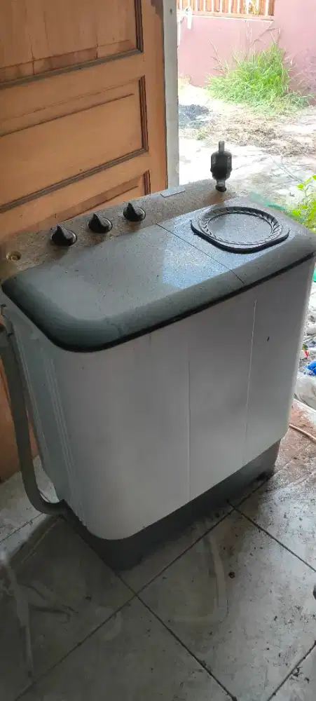 Mesin cuci electrolux 7kg (2 tabung)