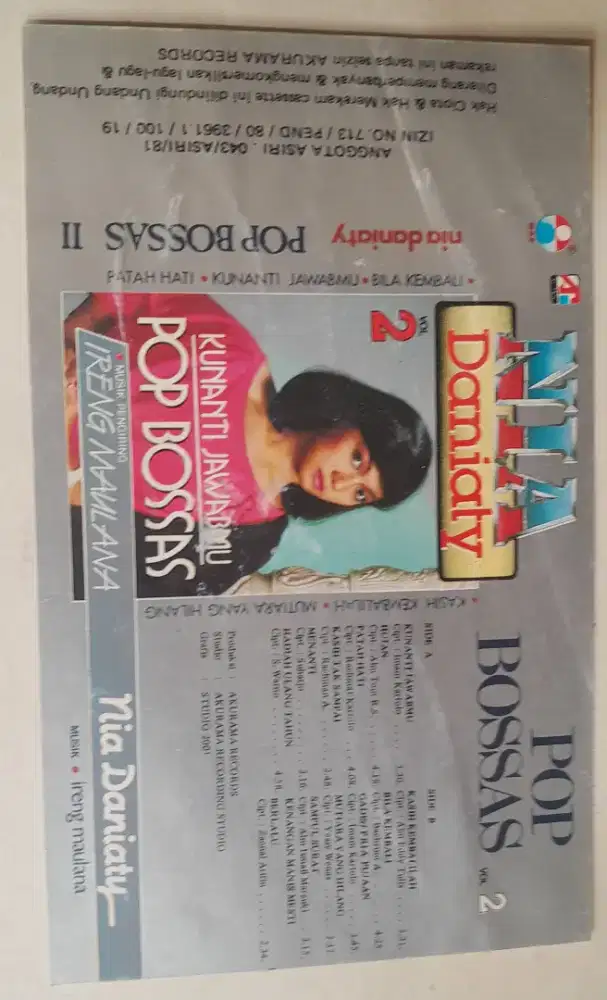 Piringan hitam Nia Daniaty