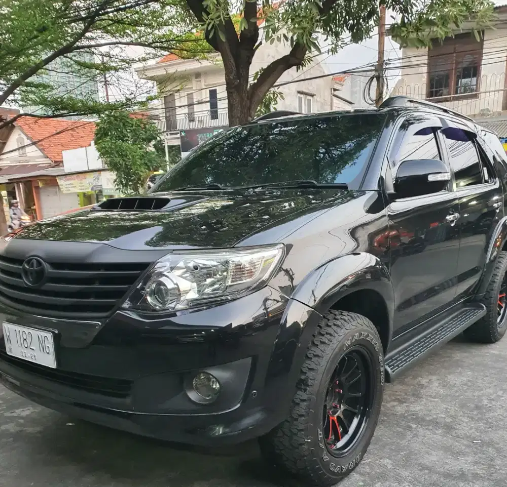 Dijual Fortuner 2014 dan 2013, VNT, TRD, Metic. Hitam dan Putih.