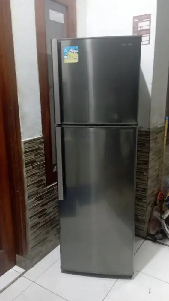 Kulkas 2pintu Sharp Samurai siap pakai