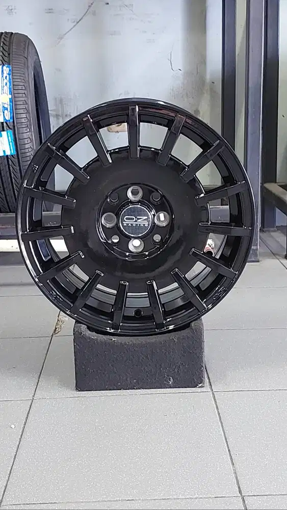 OZ Racing Rally (0166). R16. Black. For Jazz, Yaris, Atto1, Gelly, dll