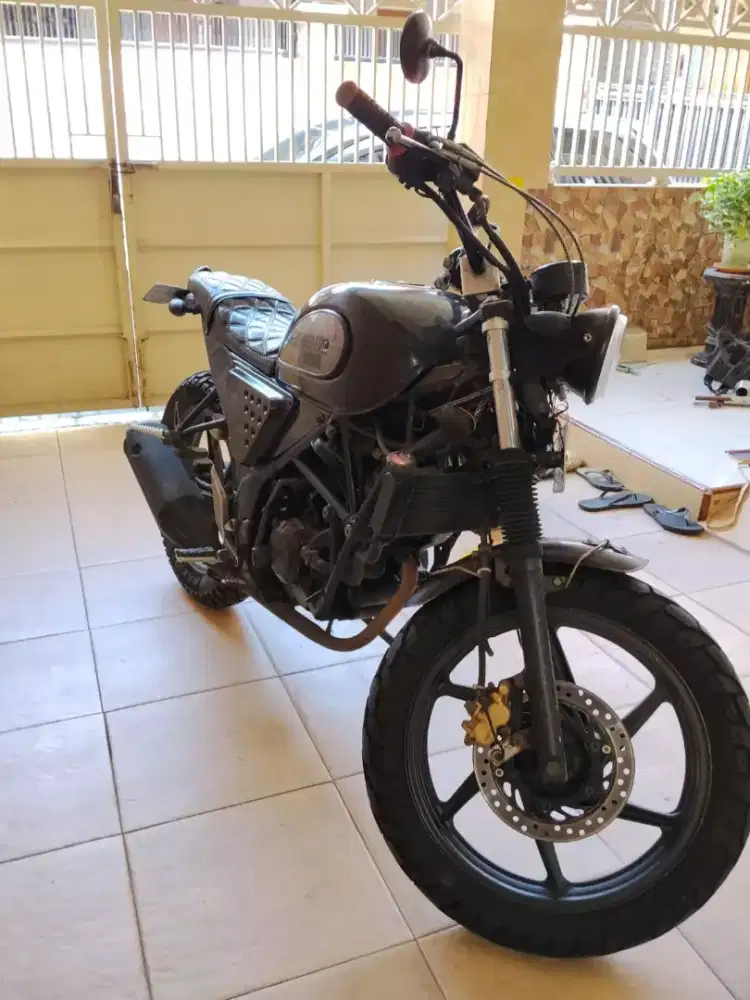 Cb 150 R old 2014 custom