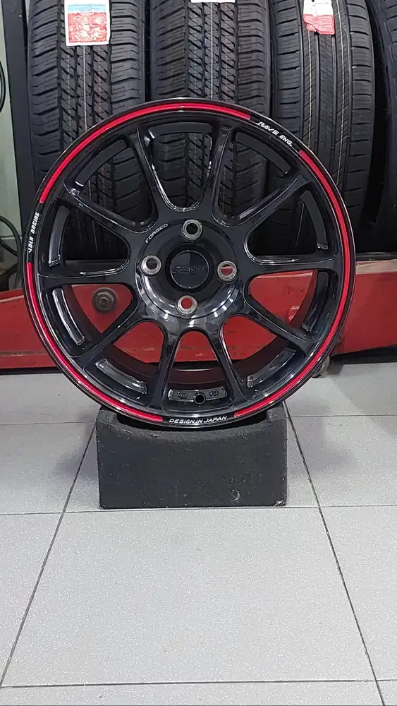 VR CE28N. R16. Black with Red Line. Agya, Ayla, Jazz,Yaris,Atto1,Geely