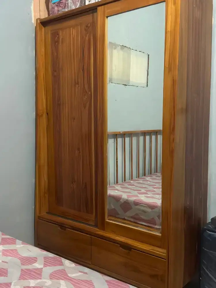 Lemari kayu jati