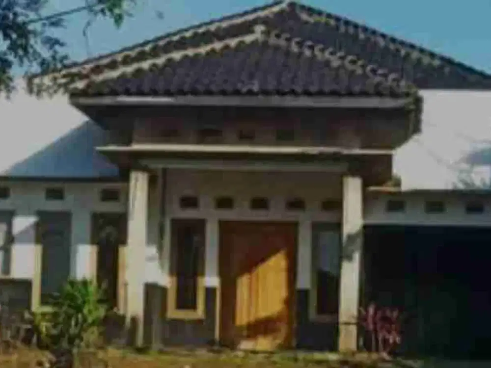 rumah pinggir jalan raya Sumedang Cirebon bandung
