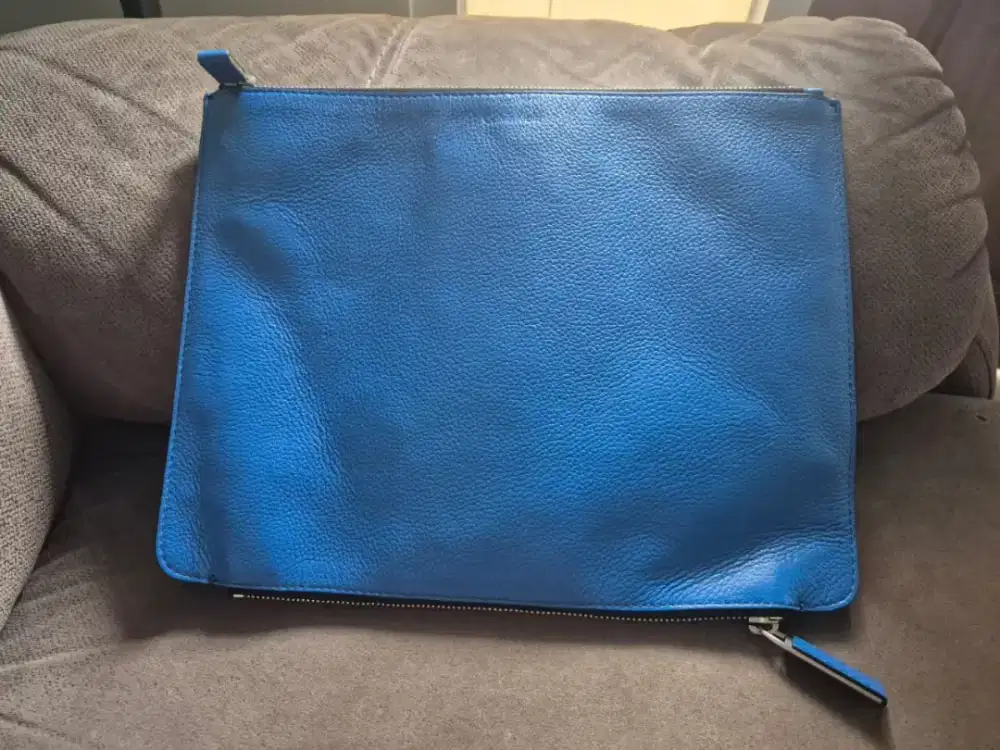 clutch / pouch Calvin klein original..good condition geneuine leather