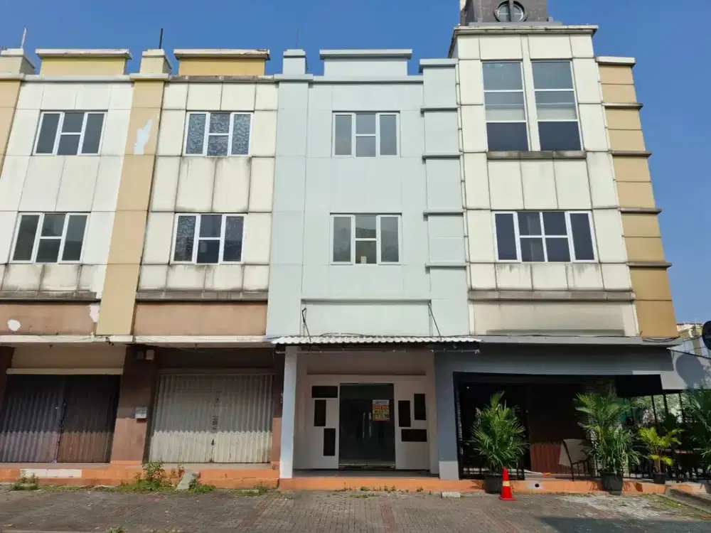 Disewakan Murah Ruko Golden Boulevard 3 Lantai di BSD City, Tangerang