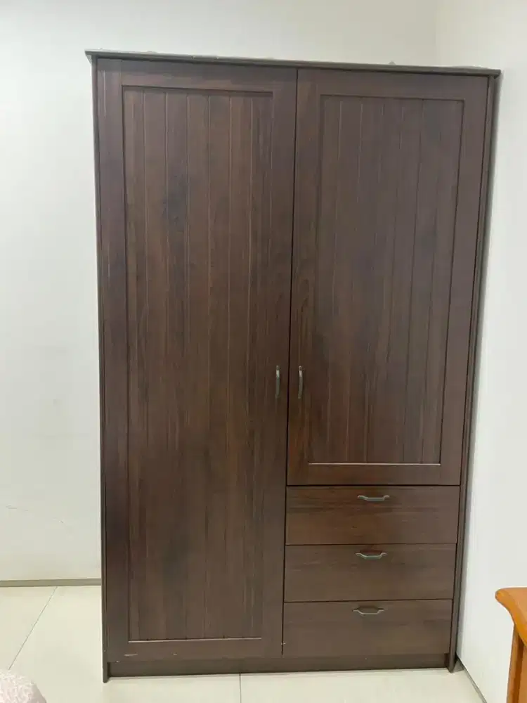 Lemari 2 pintu lebar