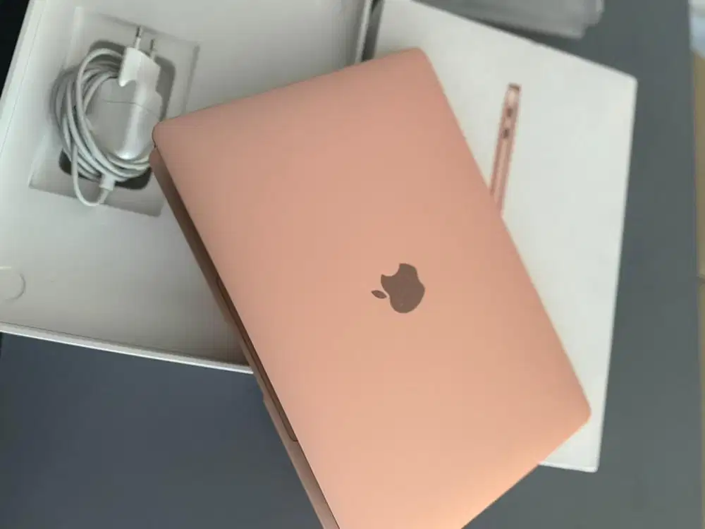 MacBook Air 13” 2020 A2179 Intel 8GB/256GB – Mulus & Siap Pakai