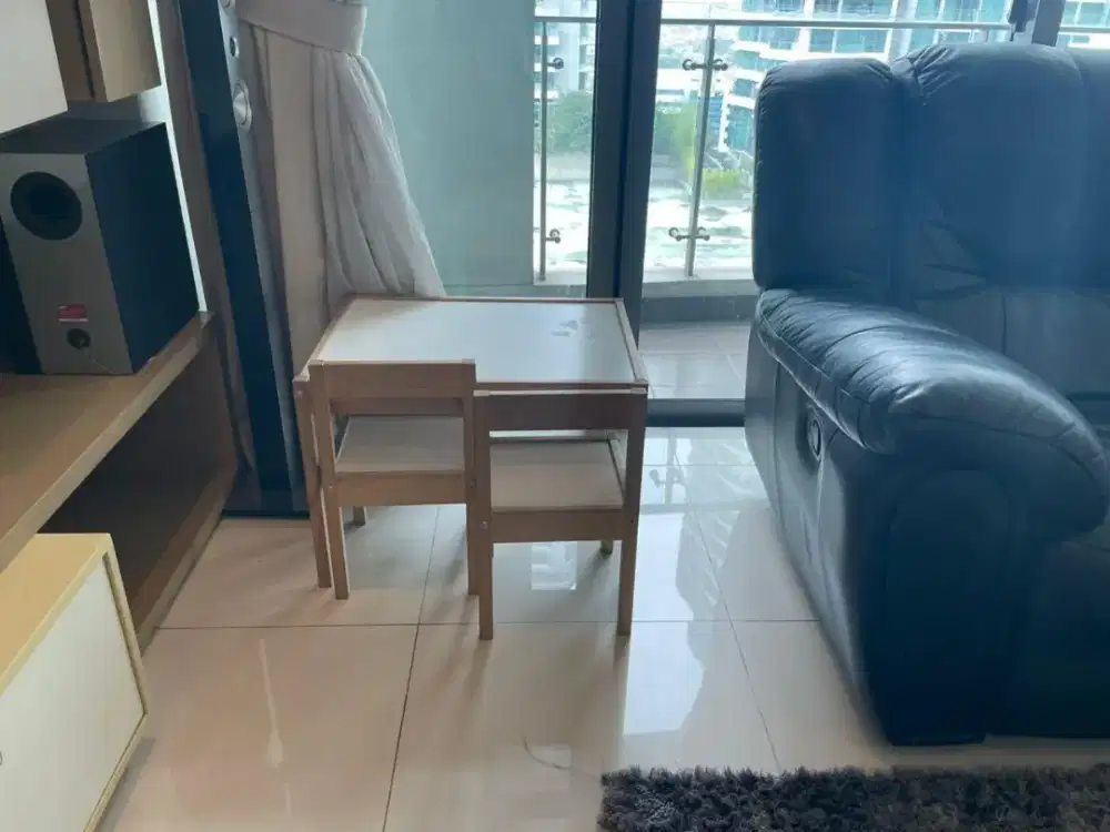 Meja belajar Ikea si kecil
